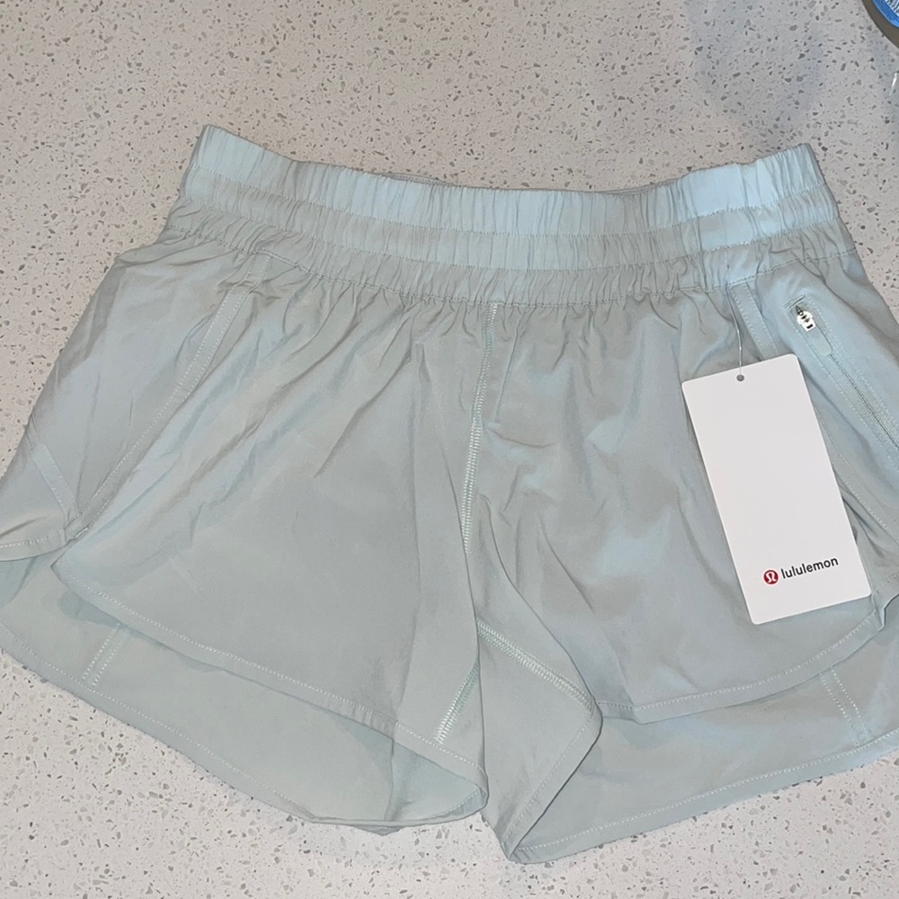 Lululemon Tracker LR Short 4”